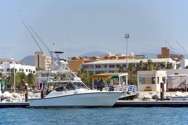 Estación de Combustible Marina