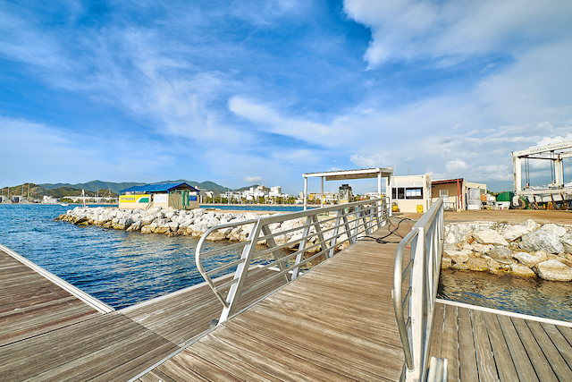 Estación de Combustible Marina